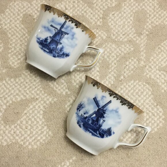 Two Delft Blue and Gold Porcelain Holland Teacup and Saucer Set - Picture 15 of 15